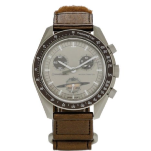 Green lion Saturn smart watch